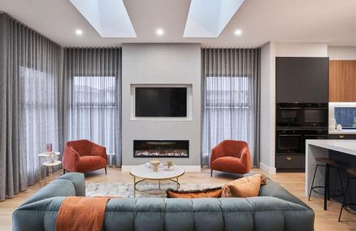 Limonite House | Sunbury Luxury - The Perfect Family Entertainer