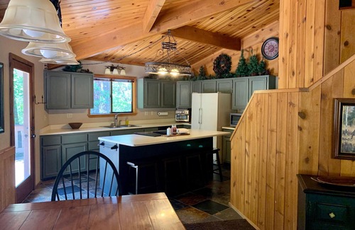 Pinetop Cabin | Sunflower Cabin in Gated White Mountain Summer Homes Country Club