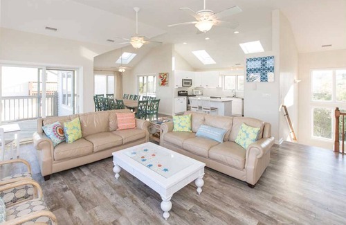 Sandbridge House | Sunlit 3-story home with private in-ground pool, balcony, washer/dryer