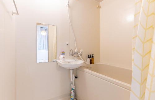 Jusohonmachi Apartment | Sunny 2ppl elevator apt Juso 6 mins