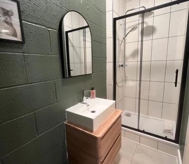 Brockley Apartment | Sunny and spacious studio near the station