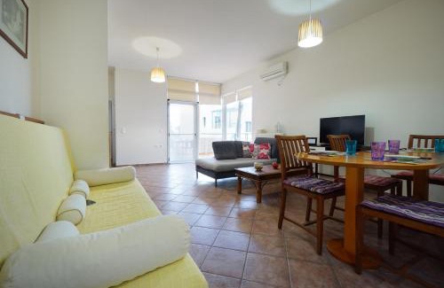 Makrys Tichos Apartment | Sunny Apartment