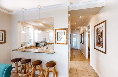 Bradenton Beach House | Sunny Beach to Bay Condo W/Shared Pool, Free WiFi, Washer/Dryer, Garage Parking