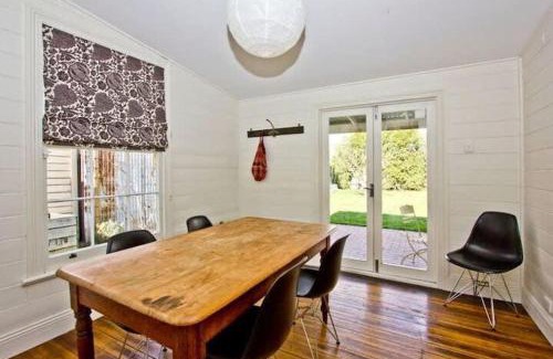 Invermay House | Sunny Character 1800's Cottage