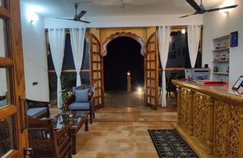 Kanoi Other | Sunny Desert Camp