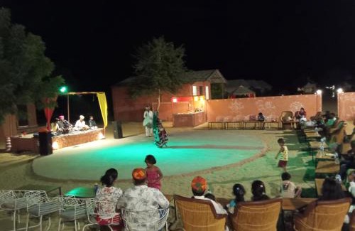 Kanoi Other | Sunny Desert Camp