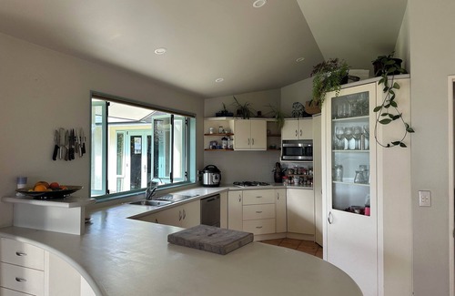 Richmond House | Sunny Family Retreat- Children and Pet Friendly