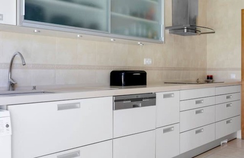 Lagoa de Albufeira Apartment | Sunny Villa in Lagoa de Albufeira - private pool!