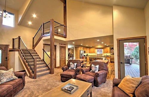 Garden City House | Sunrise Retreat Garden City - 8 Bedroom beautiful home with stunning views and easy access to Town