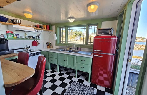 Stonington Cabin | Sunrise Shanty- Small Seaside Cottage