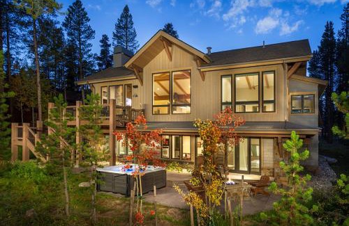 Christie Heights House | Sunrise Ski Haus