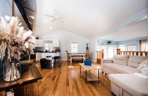 Wyoming Cabin | Sunset Bay - Experience Stunning Sunsets on Coon Lake - Charming 2 Bedroom House