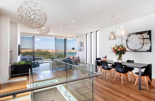 Maslin Beach House | SUNSET CLIFFS luxury stay at Maslin Beach