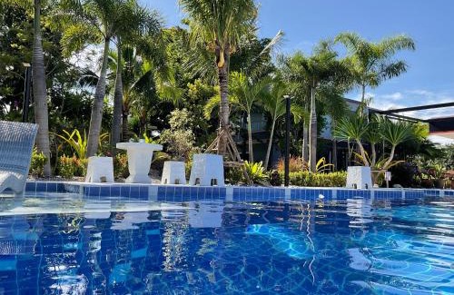 Bueang Sam Phan Resort | Sunset resorts and bar