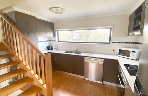 Dinner Plain Ski Chalet | Sunset - Spacious chalet perfect for families and groups