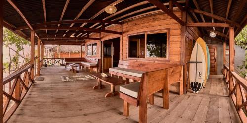 Pulau Silabok Hotel | Sunset Surfing Villas Mentawai