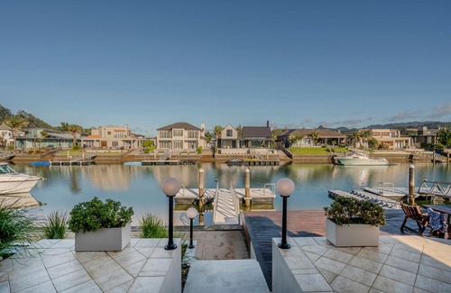 Pauanui House | Sunset View - Pauanui Waterfront Home
