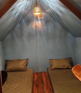 Old Manali Bed & Breakfast | Sunshine Cafe