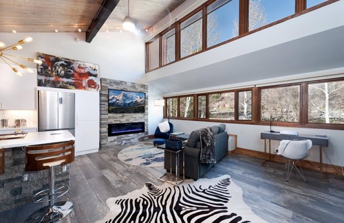 Purgatory House | Sunshine Suite (#733) |Near Ski - Golf - AC/Pool/Hot Tub