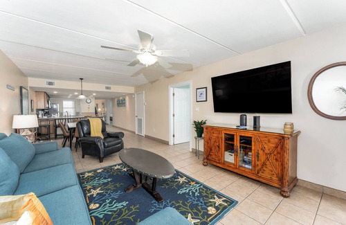 South Padre Island Condo | Suntide II 301 - Oceanfront Condo, BBQ's, Sand Volleyball, Sun Deck, Beachfront Pool & Spa