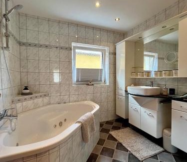 Rosenbach Apartment | SUP CoTtAgE gArDeN