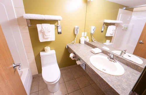 Amherst Hotel | Super 8 by Wyndham Amherst NS