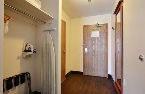 Mauricie Hotel | Super 8 by Wyndham Trois-Rivieres