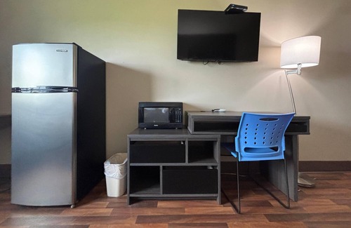 Grayville Hotel | Super 8 by Wyndham Grayville