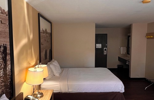 Radcliff Hotel | Super 8 by Wyndham Radcliff Ft. Knox Area