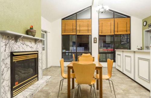 Wells Hotel | Super 8 by Wyndham Wells