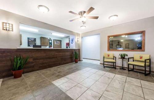 Smithville Hotel | Super 8