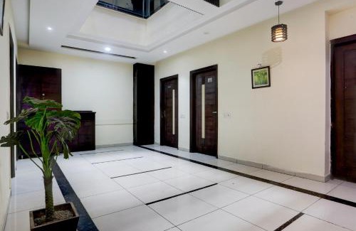 Ludhiana Hotel | Super Collection O Railway Station Road Near Clock Tower