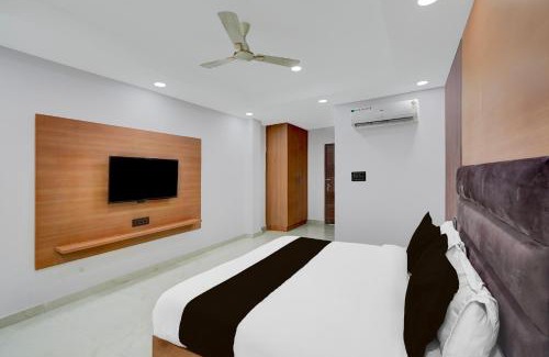 Sector 27 Hotel | Super Collection O Sector 18 Metro station