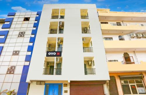 Chromepet Hotel | Super Hotel O Near Uttam Nagar East Metro