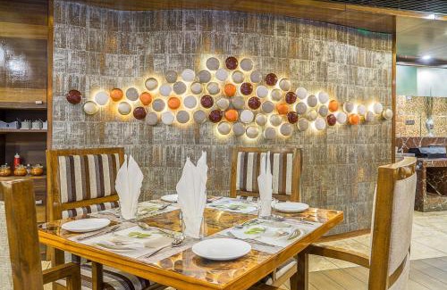 Navarangpura Gam Hotel | Super Inn Armoise Hotel - Navrangpura, Ahmedabad