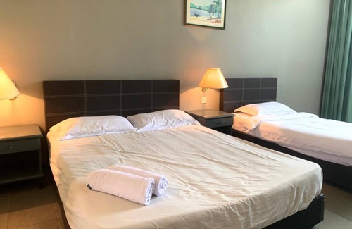 Mentakab Hotel | Super OYO Capital O 90146 Alh Continental Resort