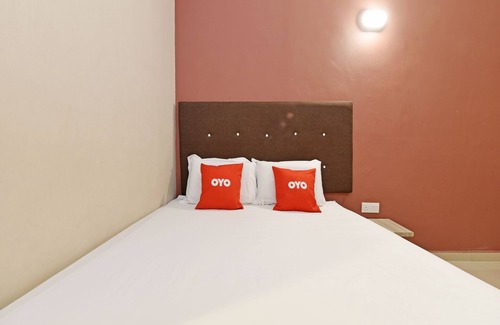 Perkampungan Peramu Hotel | Super OYO Capital O 90556 Hotel Cherita Rooms