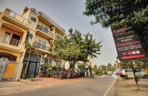 Auli Hotel | Super Townhouse Kachnar House Vikas Nagar