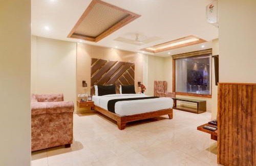 Danapur Hotel | Super Townhouse Oak Amity University Patna Formerly The Golden Crown