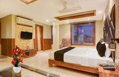 Danapur Hotel | Super Townhouse Oak Amity University Patna Formerly The Golden Crown