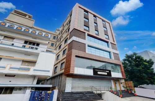 Warangal Hotel | Super Townhouse Oak Public Garden Hanamkonda Formerly Vishnu Grand