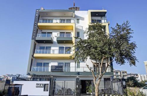 DLF Phase 5 Hotel | Super Townhouse Tipsyy Near Bestech Central Square Mall