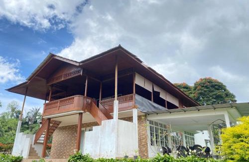 Tomohon House | Super Wonderful 5 bedrooms with Bathroom Villa Marion Tomohon