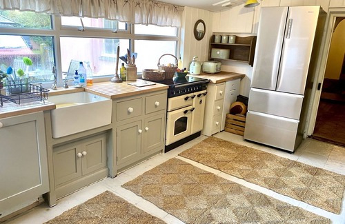 Dre-fach Felindre House | Superb country house with extensive grounds. Sleeps 13 +