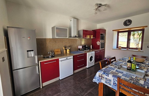 Aljubarrota House | Superb farmhouse ideal for relaxing with family or friends. 74397/AL