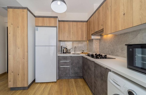 Kepez Apartment | Superb Flat with Shared Pool in Kepez