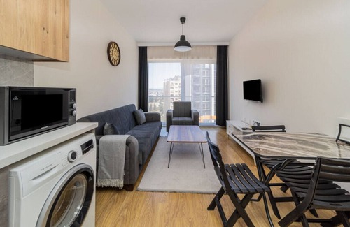 Kepez Apartment | Superb Flat with Shared Pool in Kepez