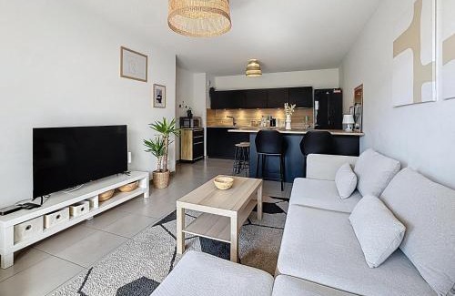 Saint-Martin Apartment | Superbe Appart 2ch, clim, terrasse, pkg, wifi, tv