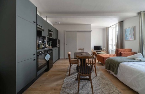 Vieux Vichy Apartment | Superbe studio climatisé dans immeuble classé