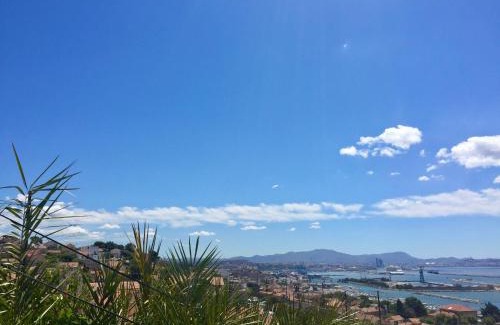 L'Estaque Apartment | Superbe terrasse avec vue panoramique sur la mer